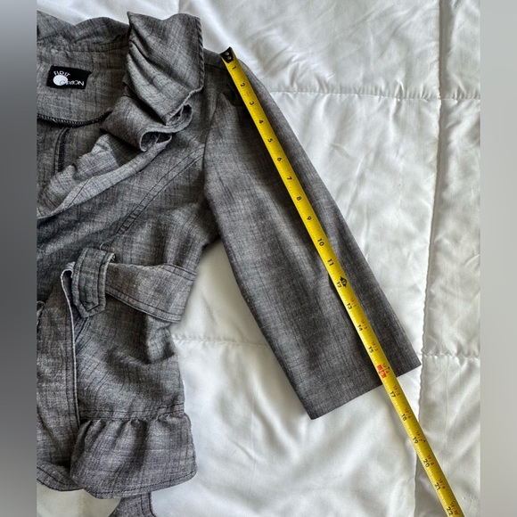 First Option Women's Gray Jacket Blazer
Size Small - Picture 6 of 8
